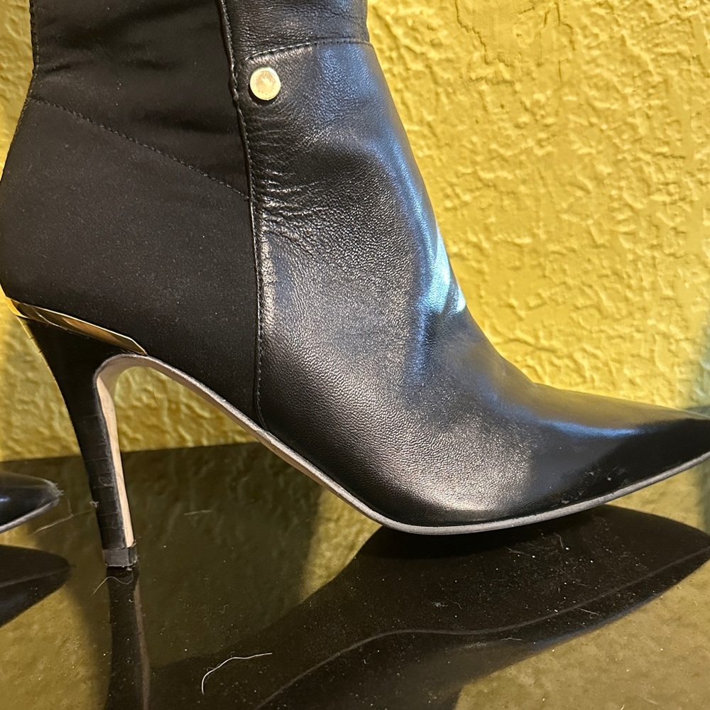 Marc Fisher Women’s Black Knee-High Pointed-Toe Stiletto Boots w Gold Accents - Picture 2 of 7